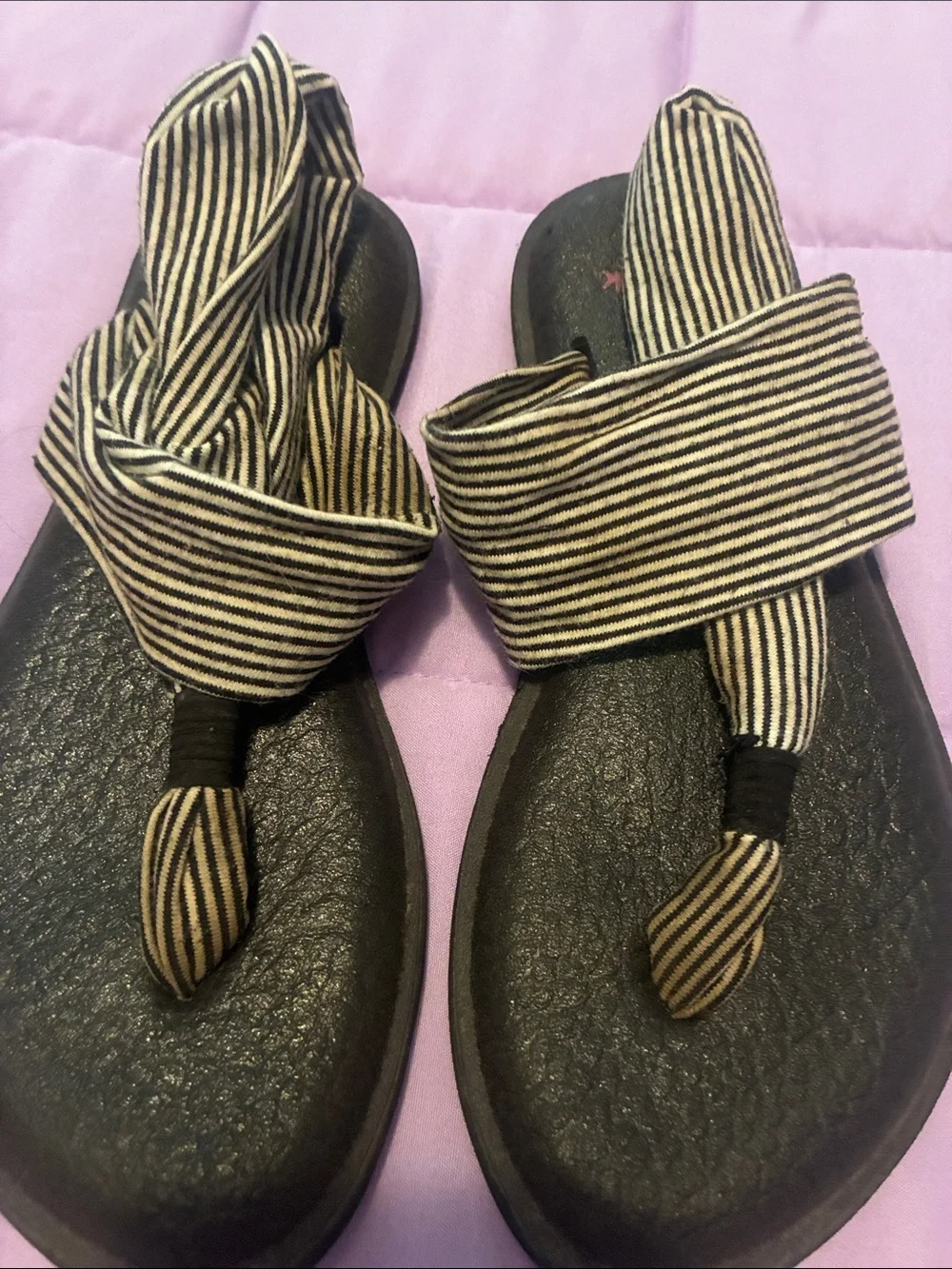 Sanuk yoga sandals